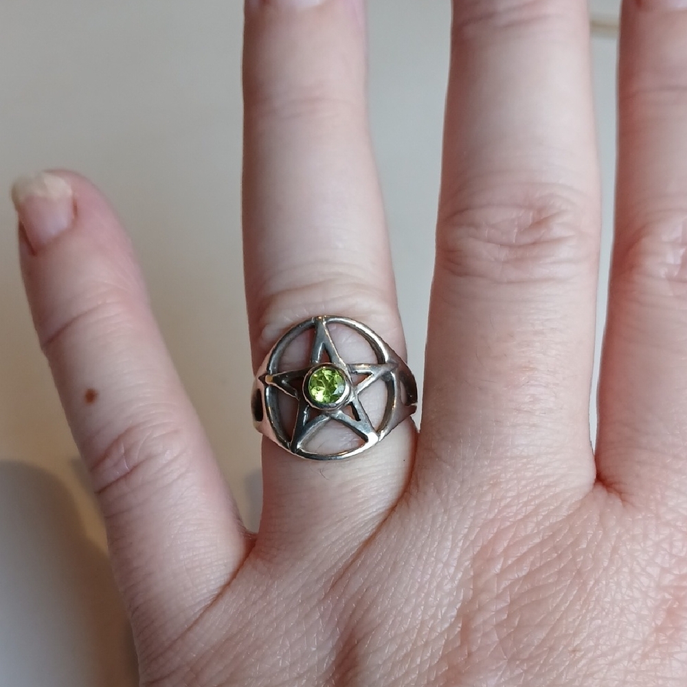 🔮💚 Sterling Silver Peridot Pentagram Ring Witchy Size 8 Metaphysical Witchcore